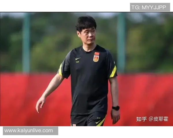 李国旭透露接到电话邀请竞聘国足主帅职位的背后故事与心路历程